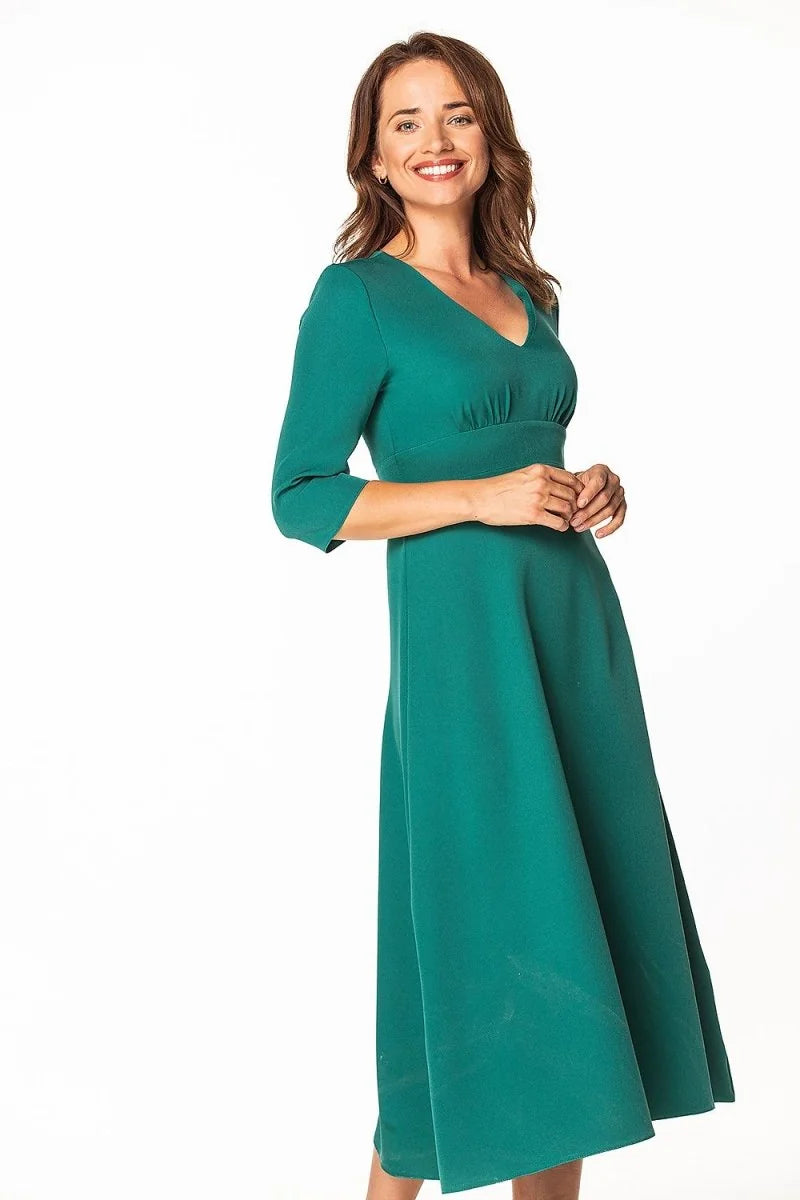 Green maxi dress with 3/4 sleeves