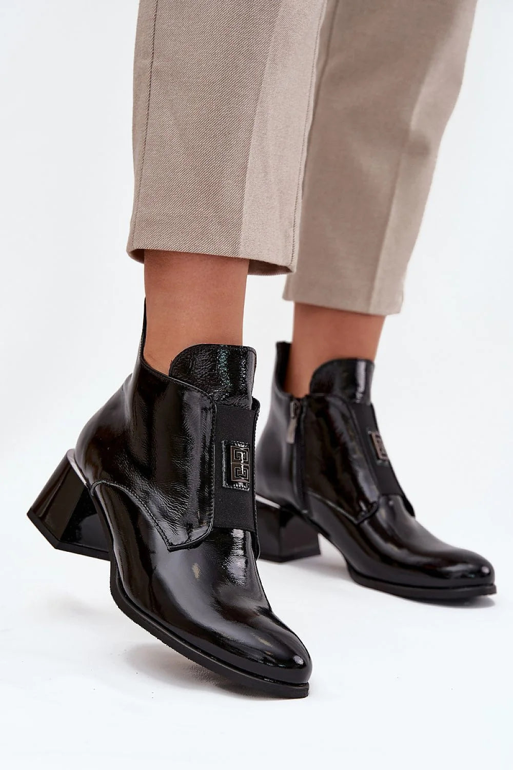Heel boots Step in style