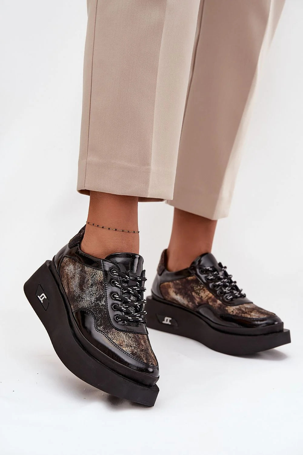 Half shoes Step in style