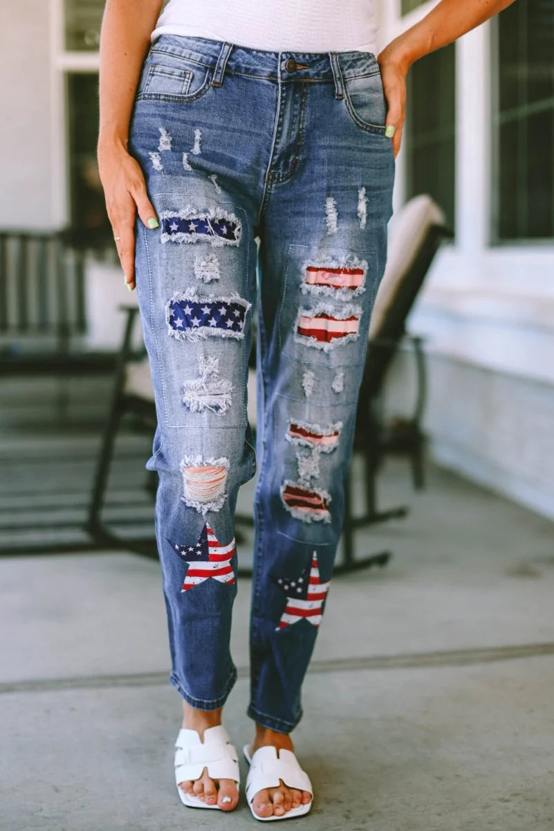 Distressed straight jeans with pockets