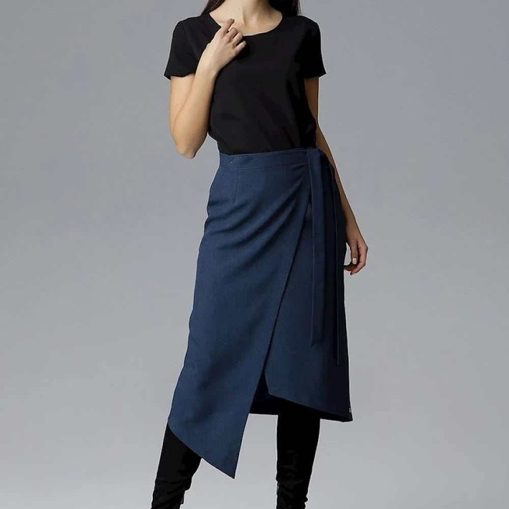 Cropped Pants with Chain Detail