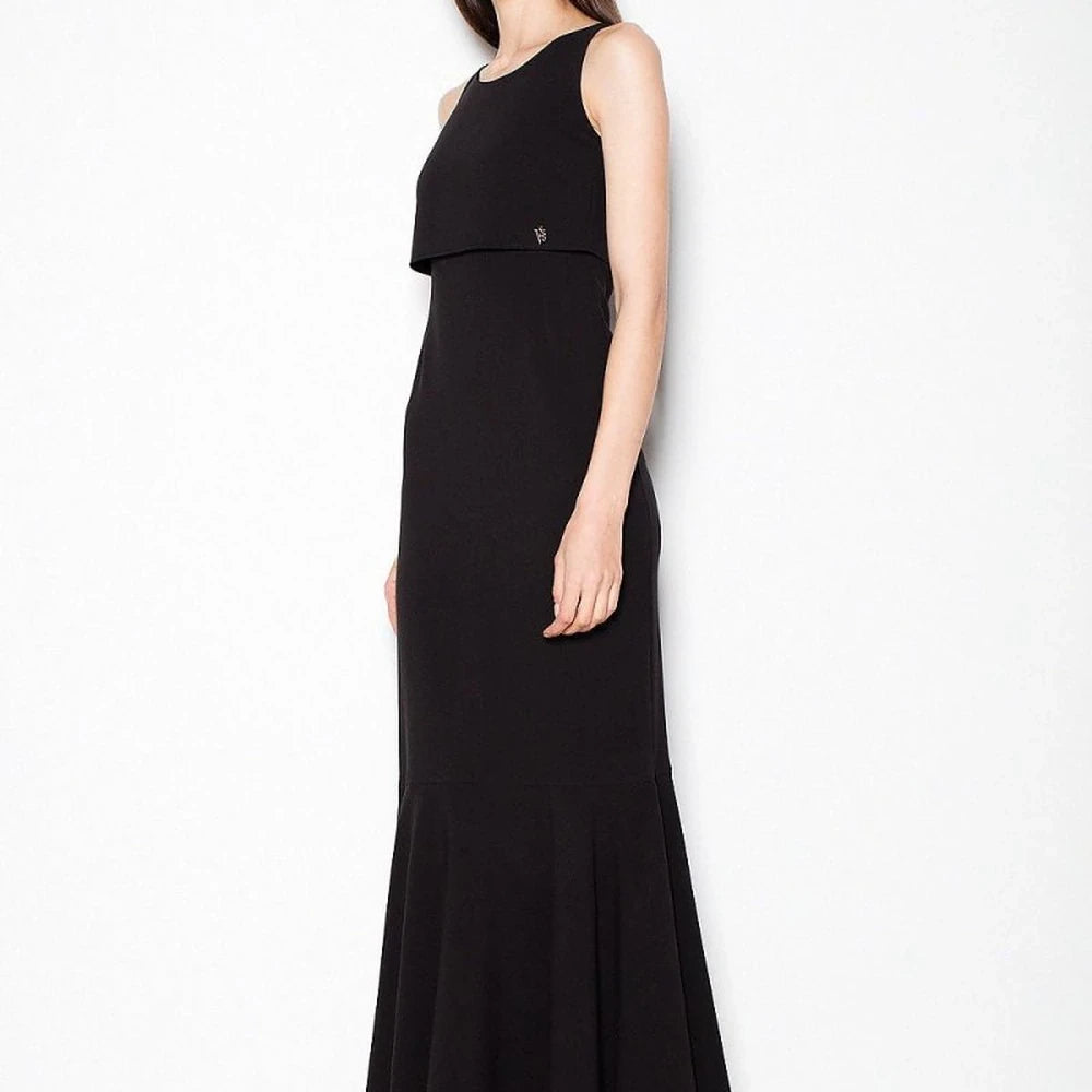 Long Dress Venaton with Wide Hem