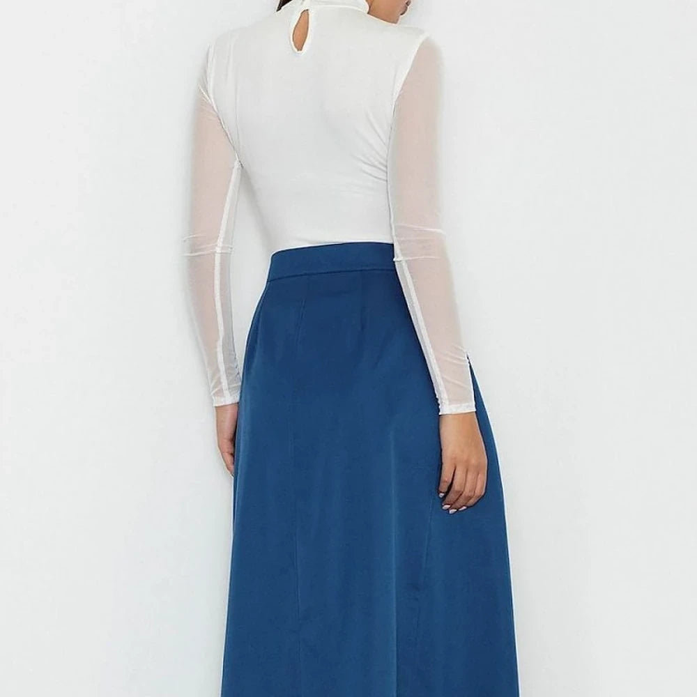 Long Skirt with Waist Fastening and Buttons