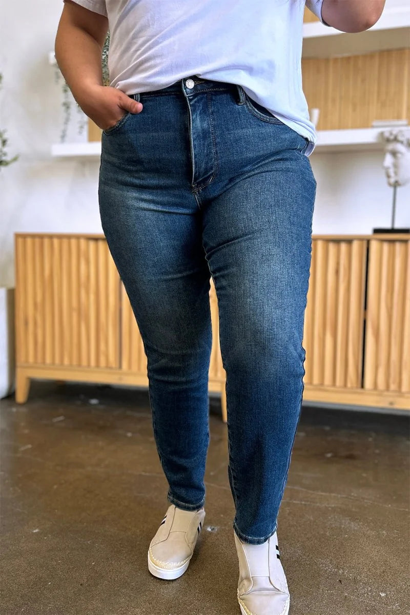 Close-up of the fabric and stitching on Judy Blue slim jeans