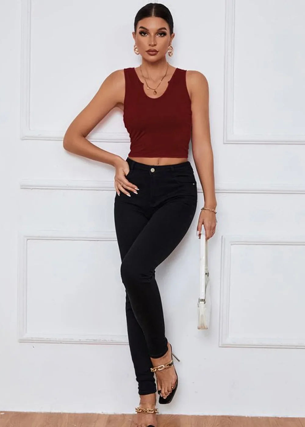 White U-neck knit vest