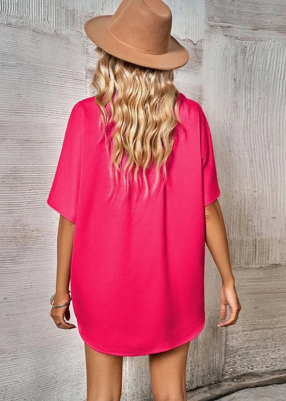 Blue short-sleeved casual shirt