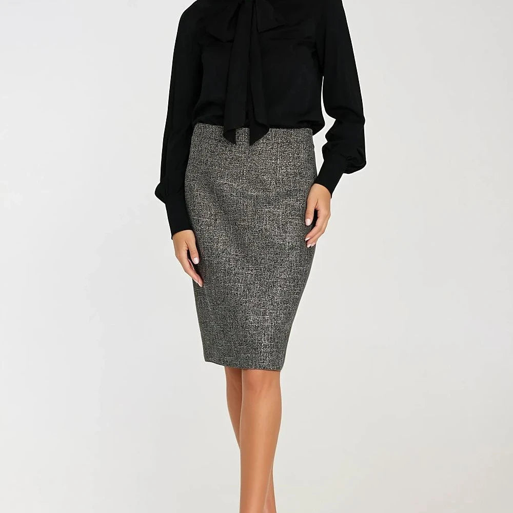 Elegant Knee-Length Skirt with Zipper Detail