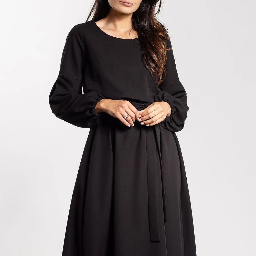 Loose Cut Midi Dress with Belt