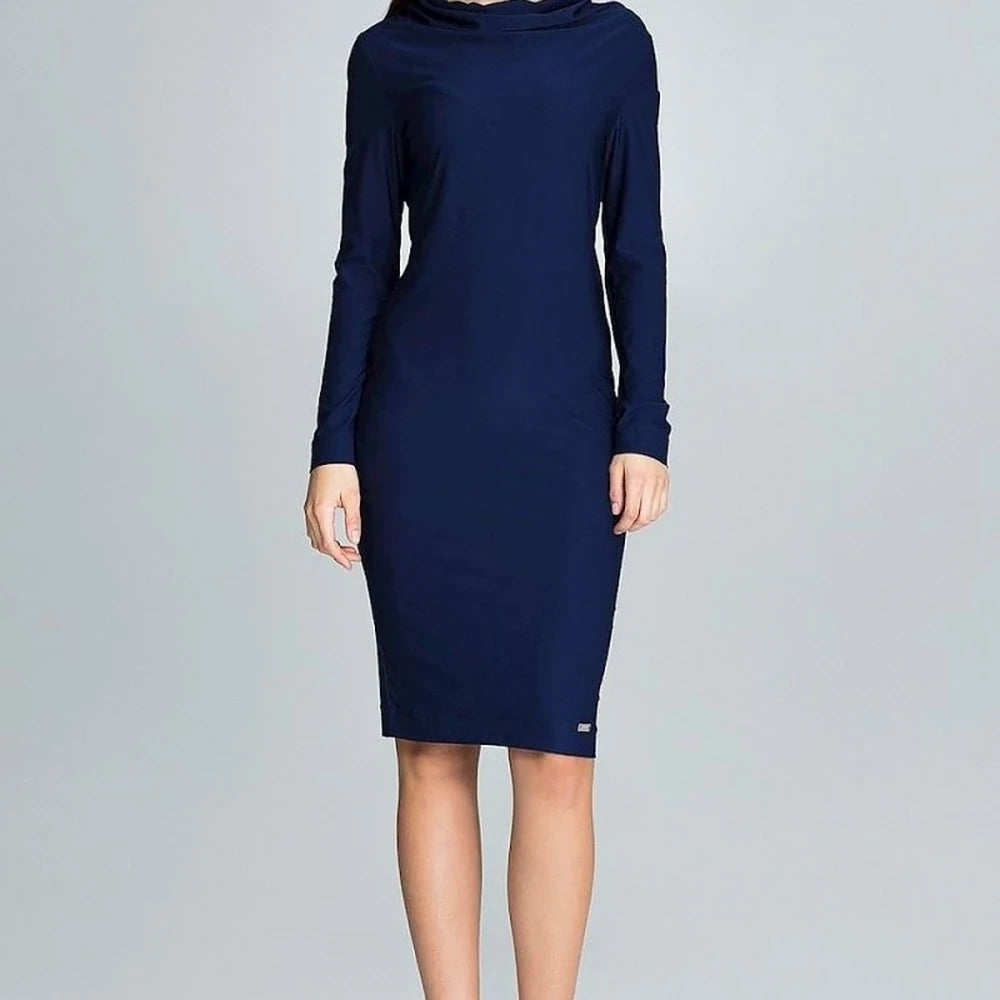 Fitted Lightweight Dress with Long Sleeves & Loose Neckline – Elegant for Every Occasion