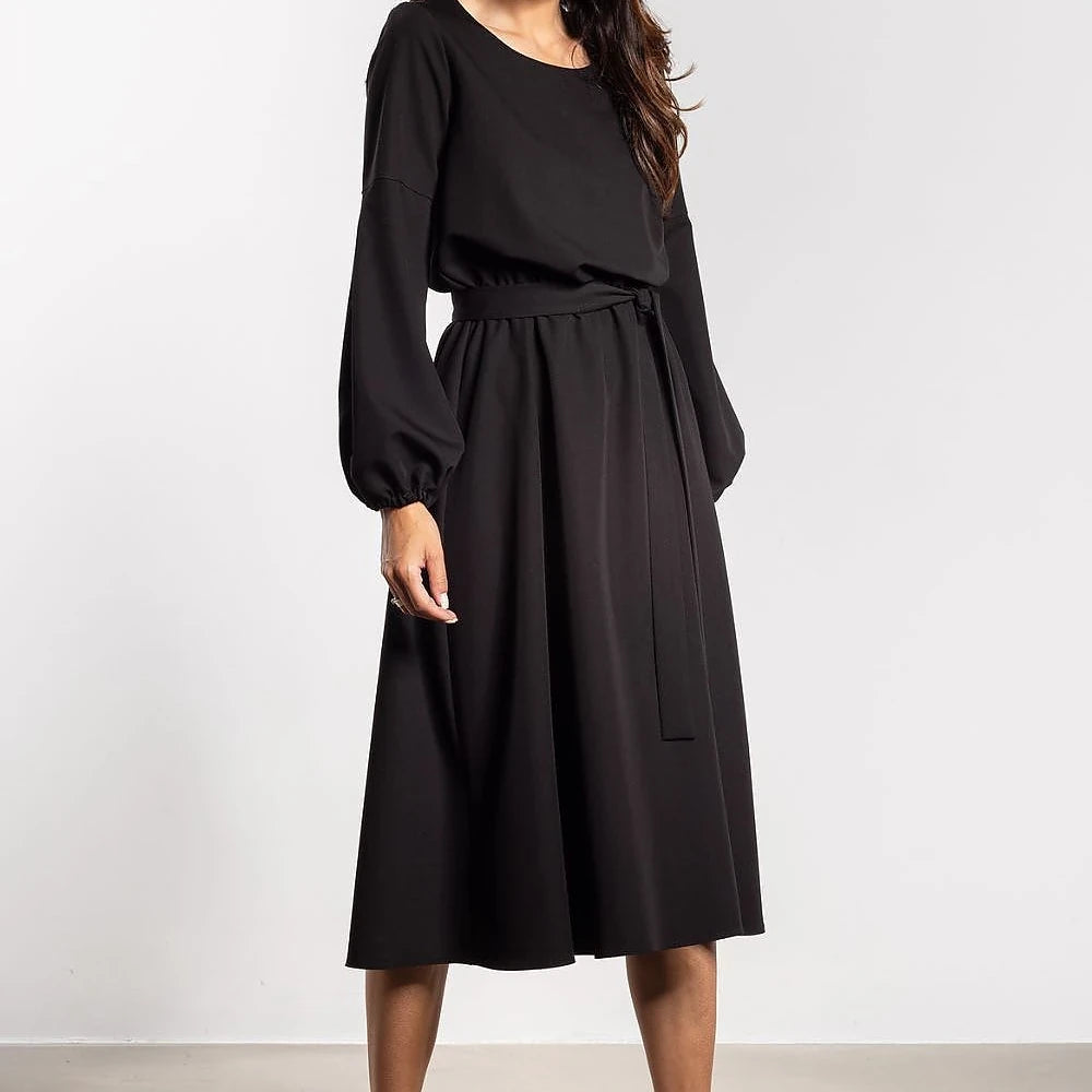 Loose Cut Midi Dress with Belt