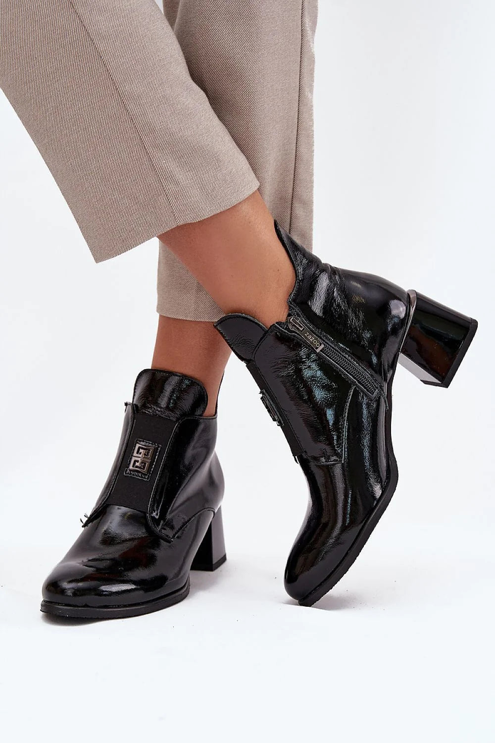 Heel boots Step in style