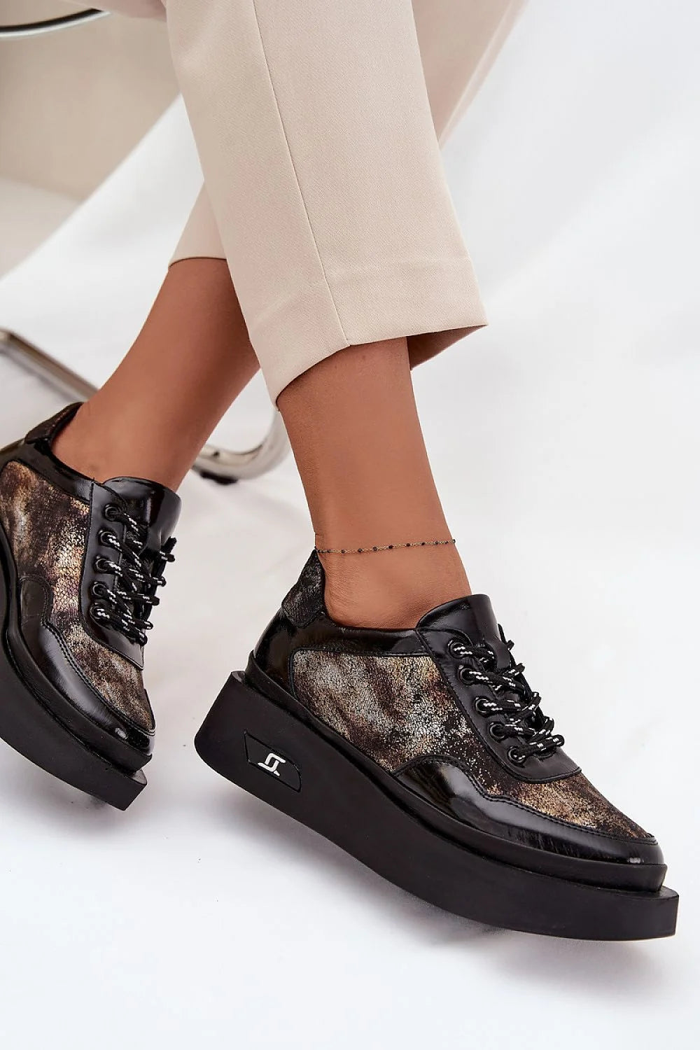 Half shoes Step in style