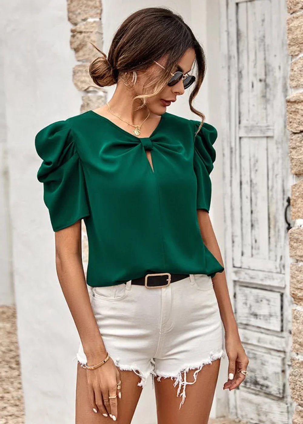 Black V-neck puff sleeve slim top
