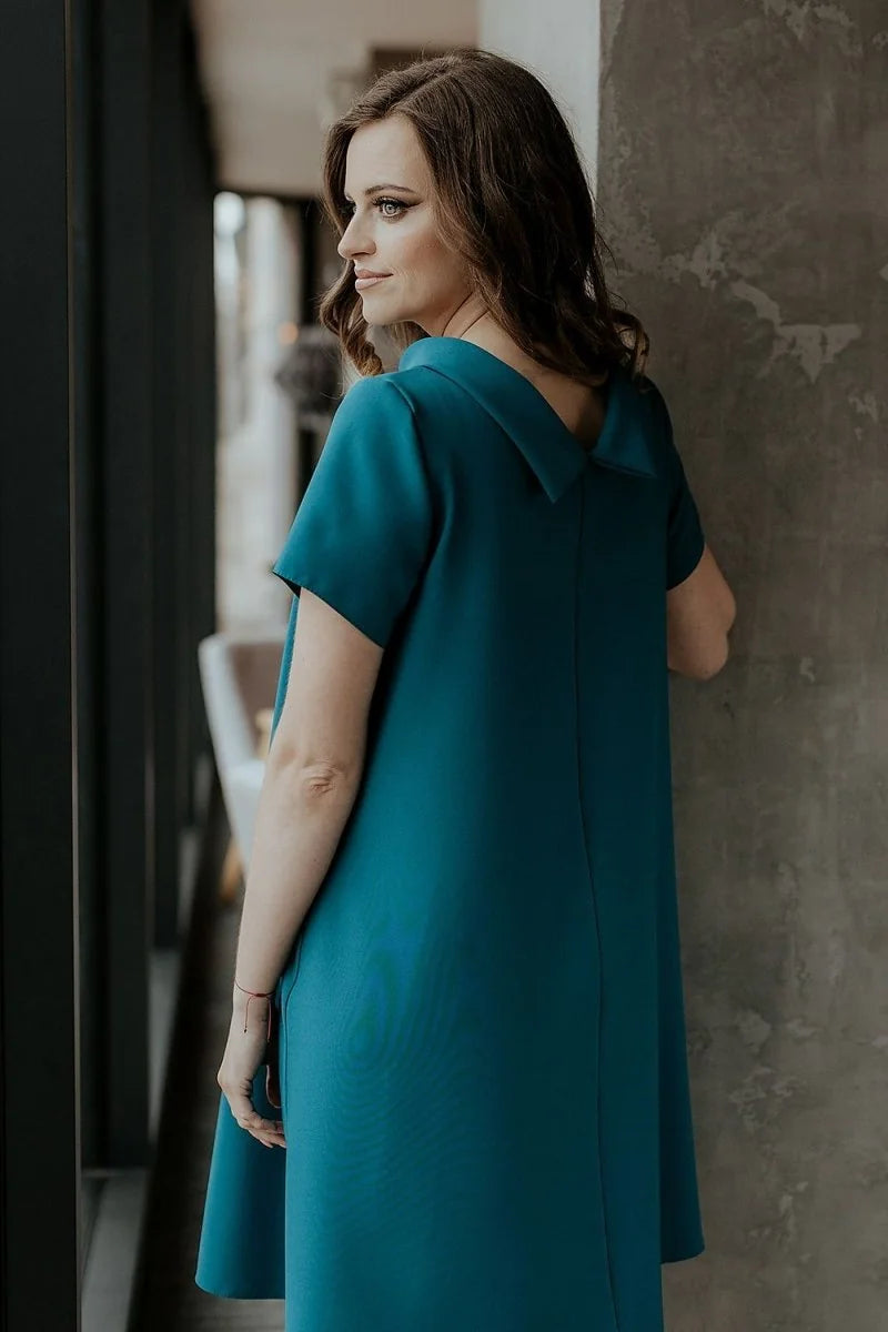 Navy blue day dress with short sleeves and collar