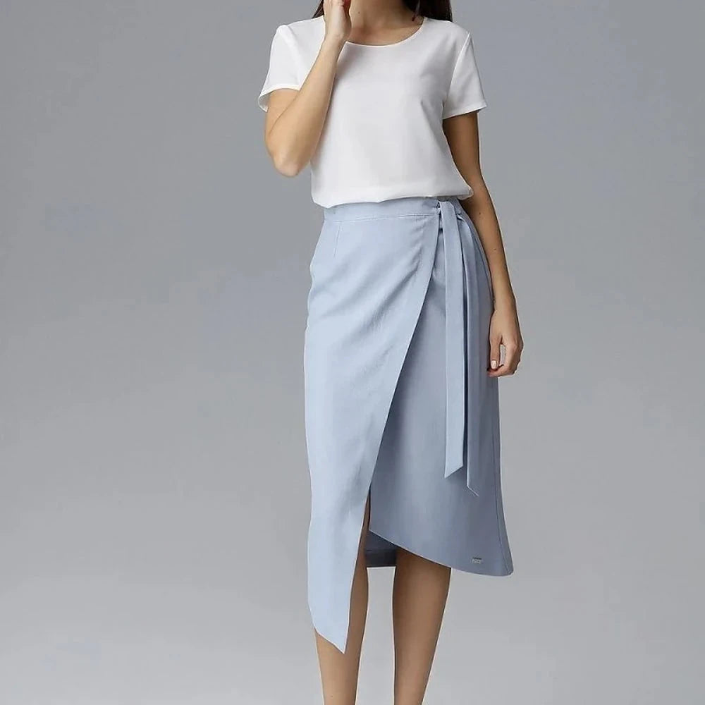 Cropped Pants with Chain Detail