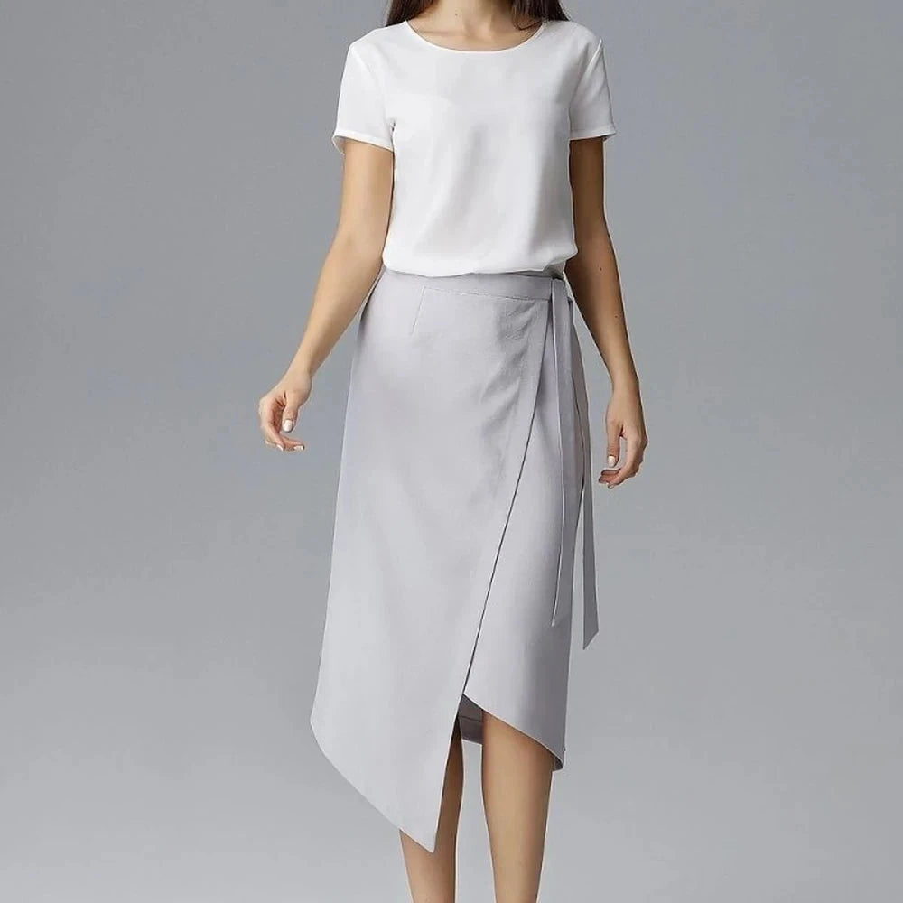 Cropped Pants with Chain Detail