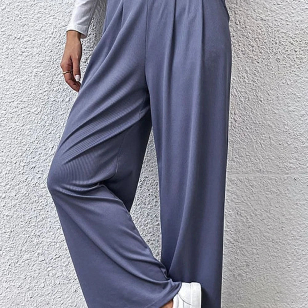 Wide-Leg Pleated Pants with Pockets