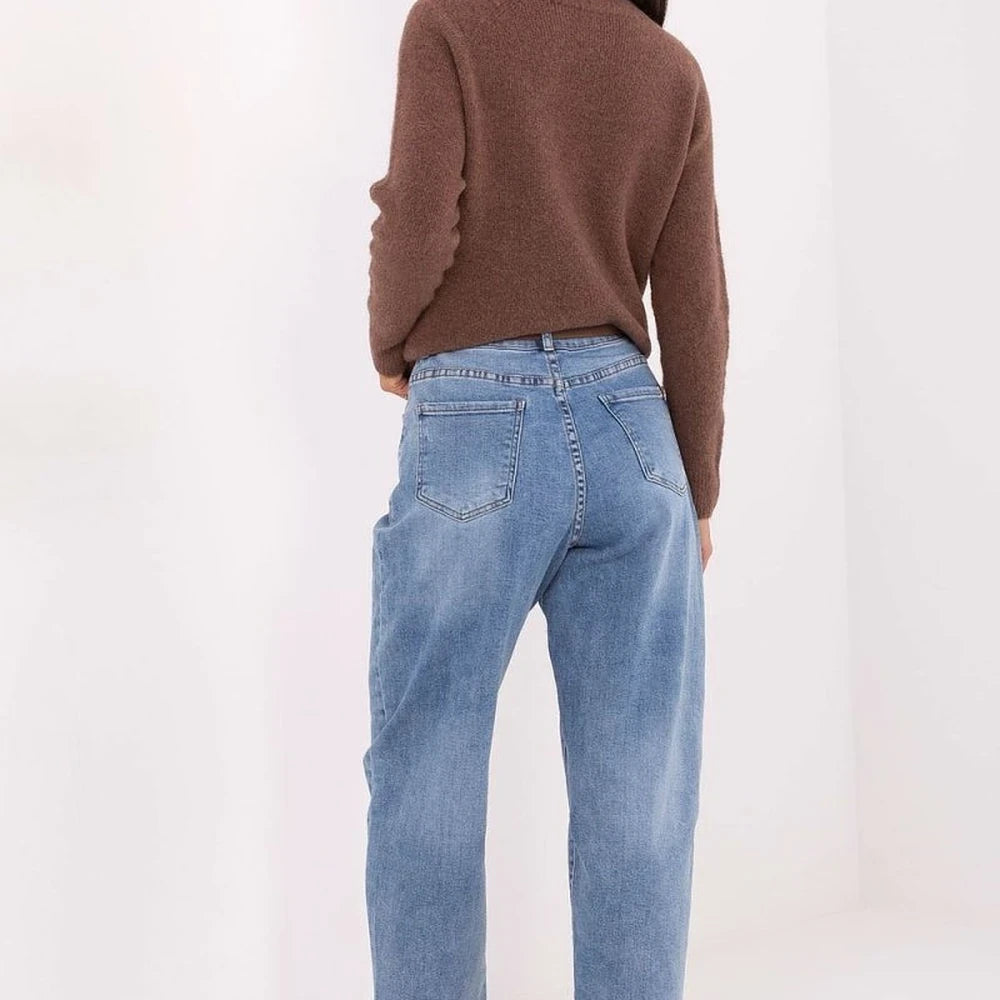 High-Waisted Carrot Jeans with Belt