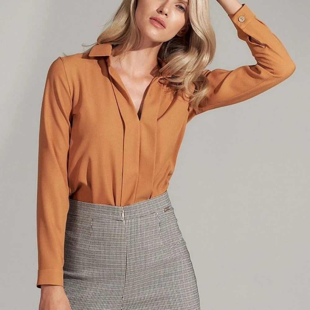 Green Blouse with Collar and Pleats