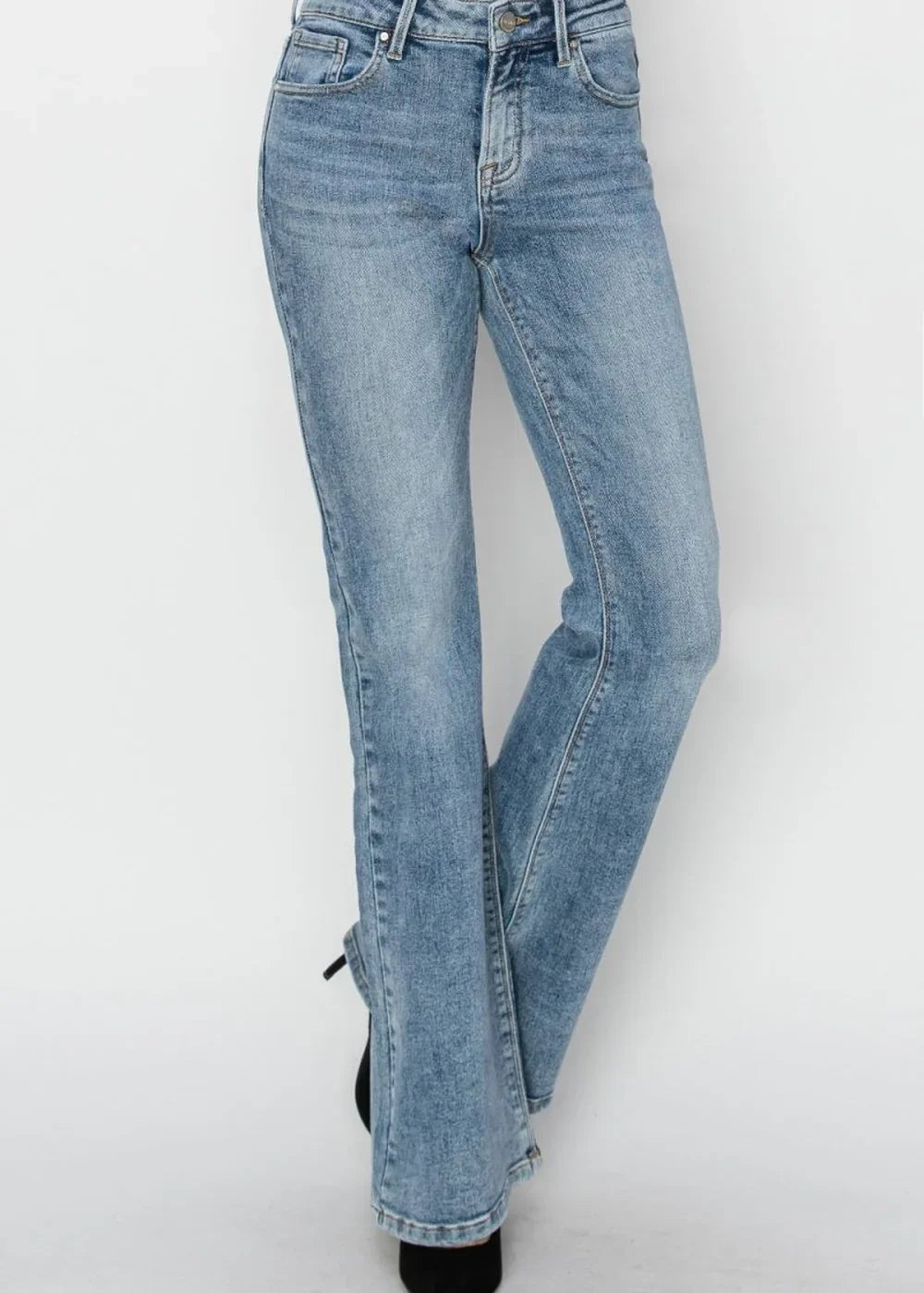 Light blue wash flare jeans with a regular fit, made of textured denim.