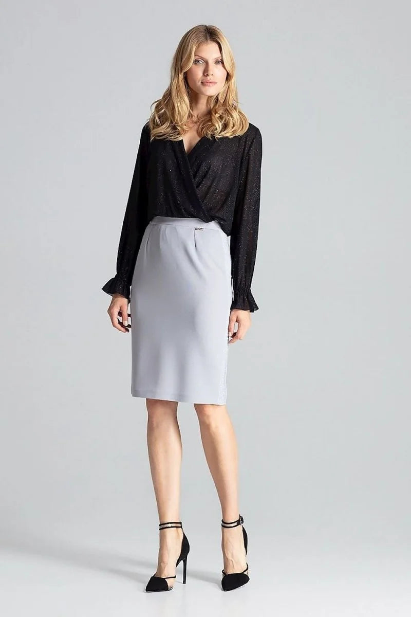 Light gray pencil skirt with a regular fit, shown on a model.