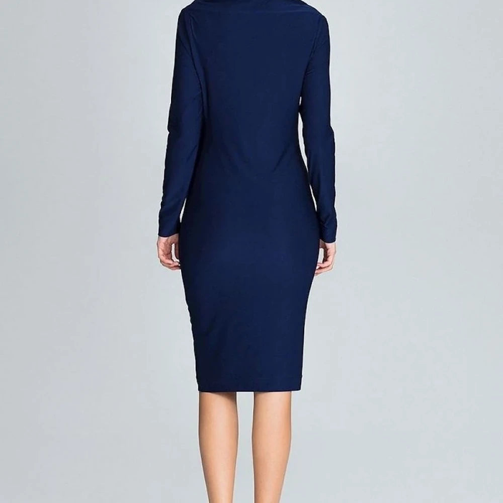 Fitted Lightweight Dress with Long Sleeves & Loose Neckline – Elegant for Every Occasion