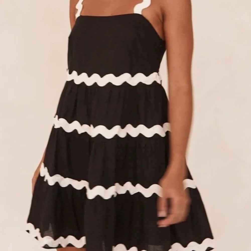 Contrast Trim Tiered Dress