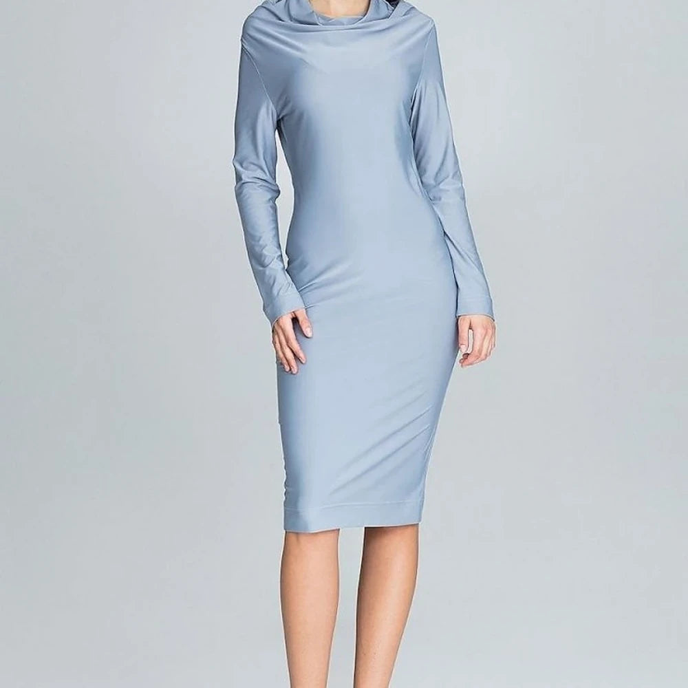 Fitted Lightweight Dress with Long Sleeves & Loose Neckline – Elegant for Every Occasion