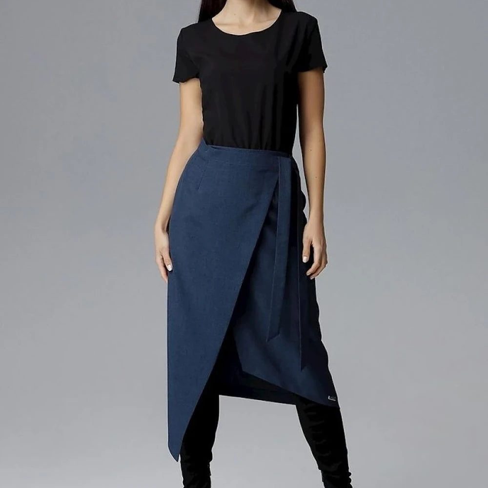Cropped Pants with Chain Detail