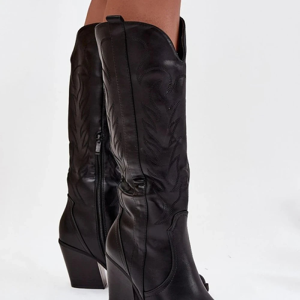 Heel boots Step in style