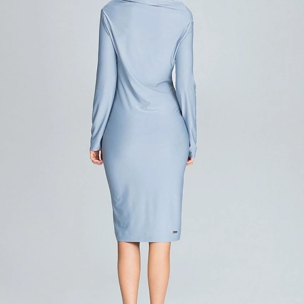 Fitted Lightweight Dress with Long Sleeves & Loose Neckline – Elegant for Every Occasion