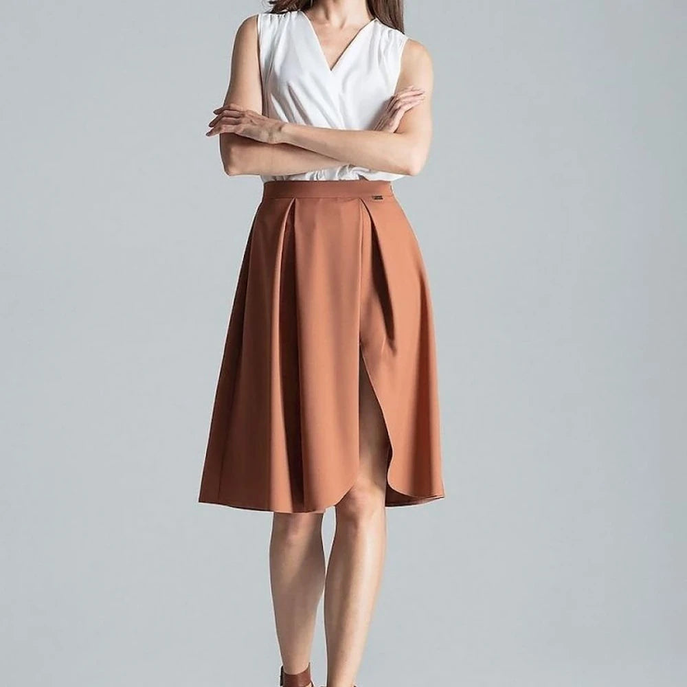 Contrast Pleated Midi Skirt with Asymmetric Slit