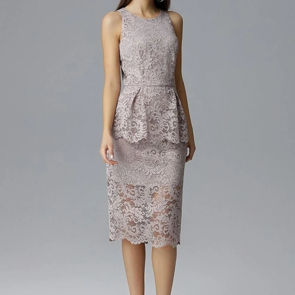Sleeveless Lace Evening Dress with Basque