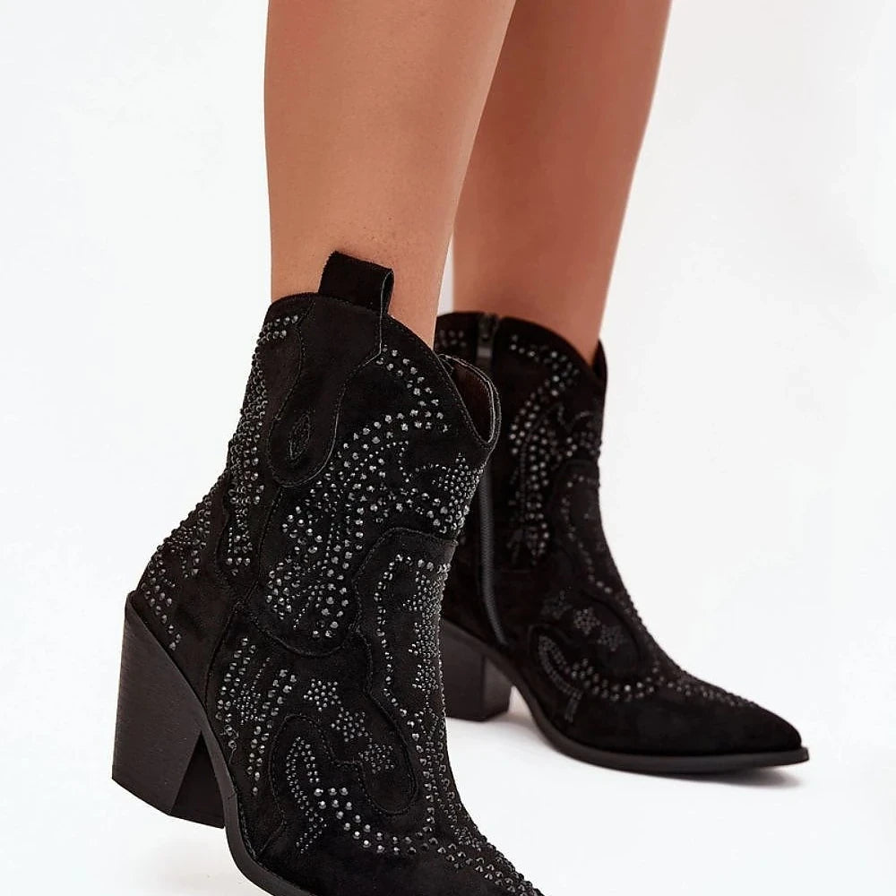 Heel boots Step in style