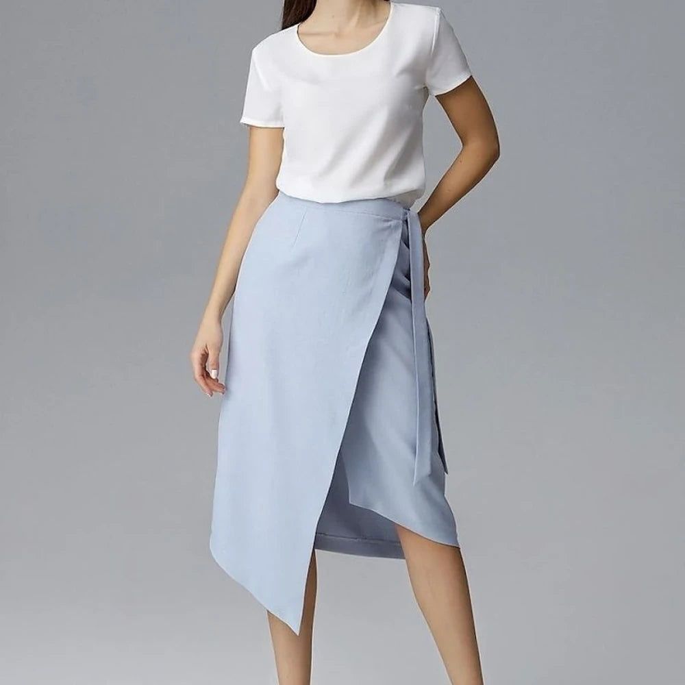 Cropped Pants with Chain Detail