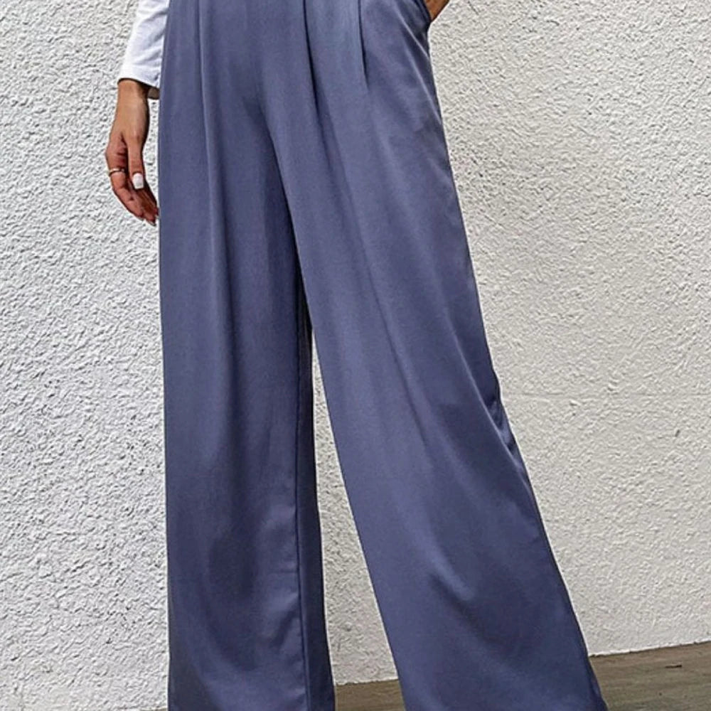 Wide-Leg Pleated Pants with Pockets