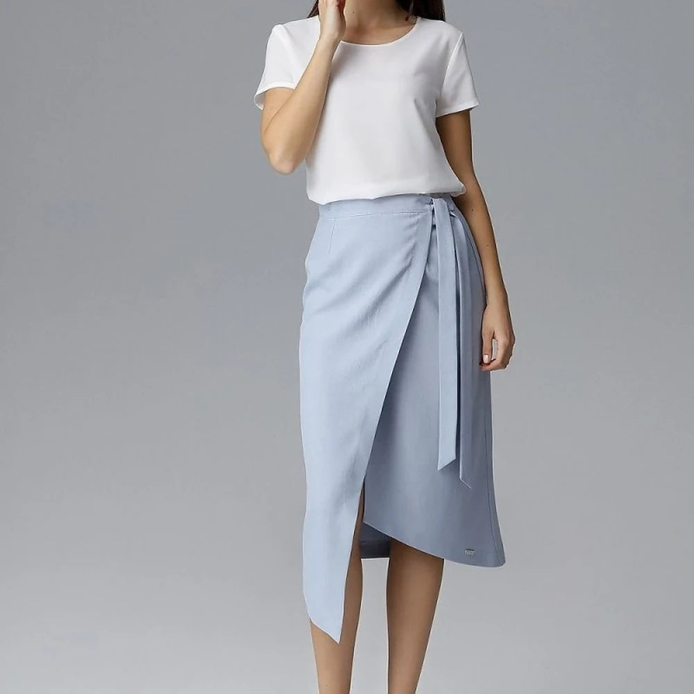 Cropped Pants with Chain Detail