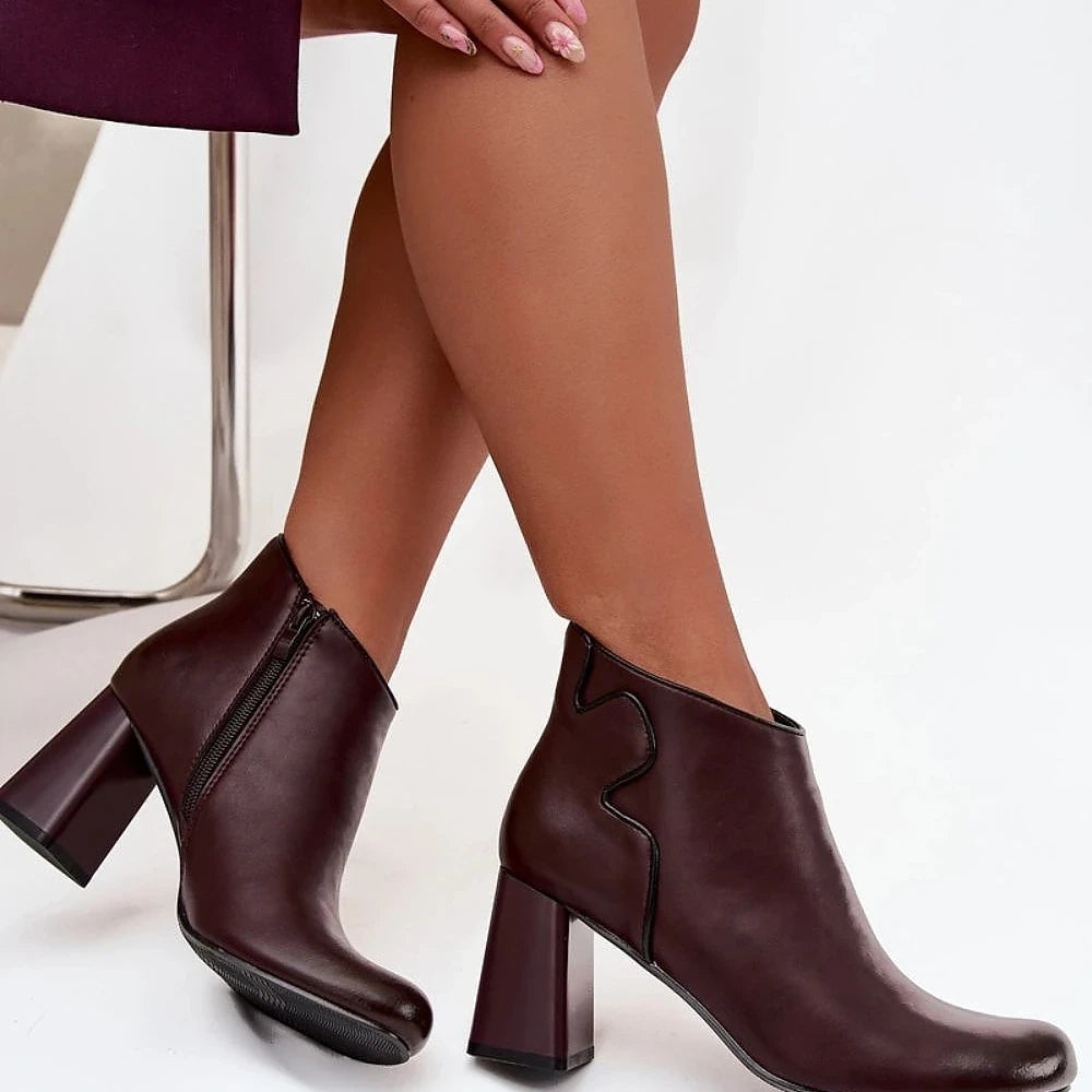 Heel boots Step in style