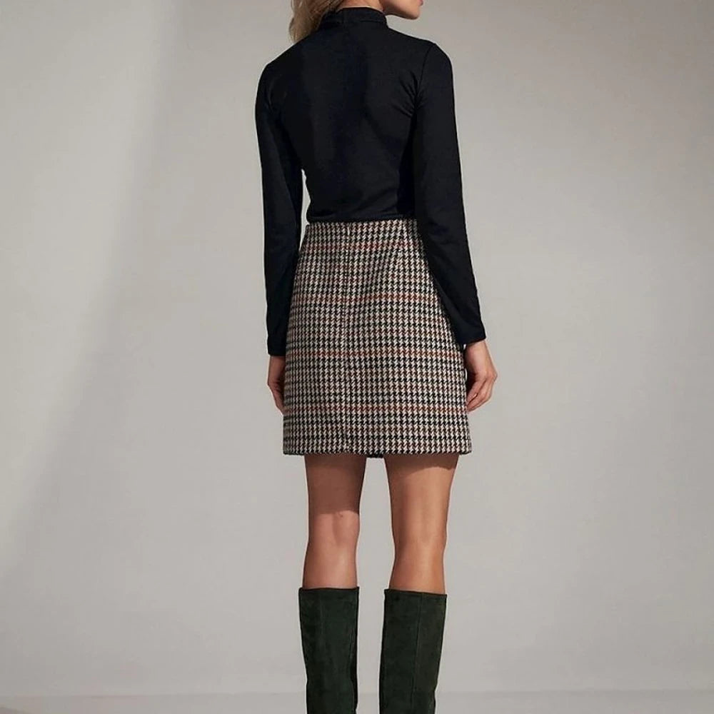 Checkered Trapeze Mini Skirt with Darts