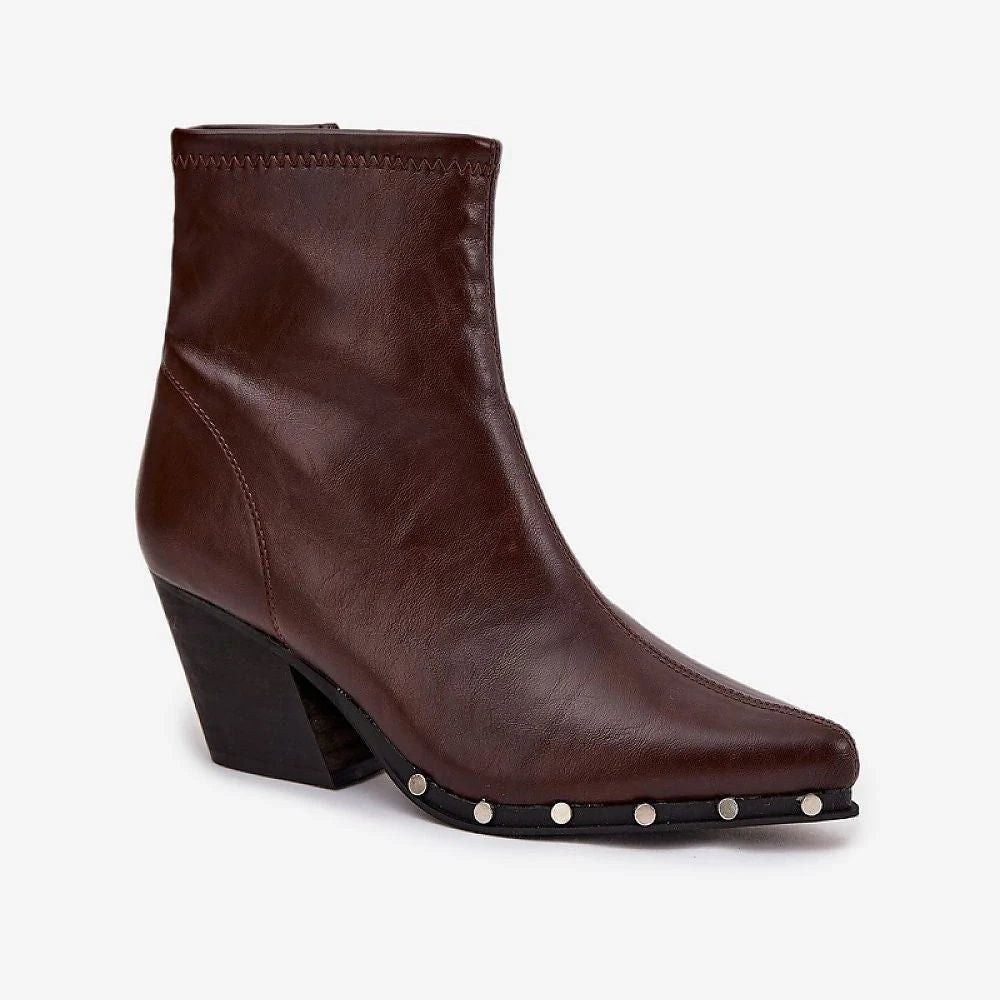 Heel boots Step in style