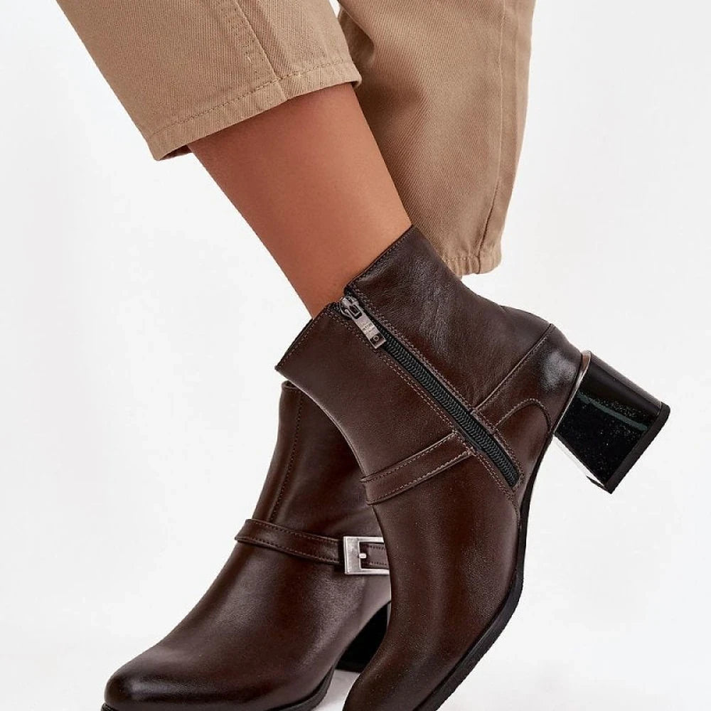 Heel boots Step in style