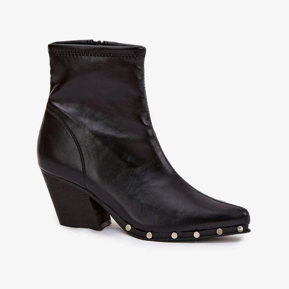 Heel boots Step in style