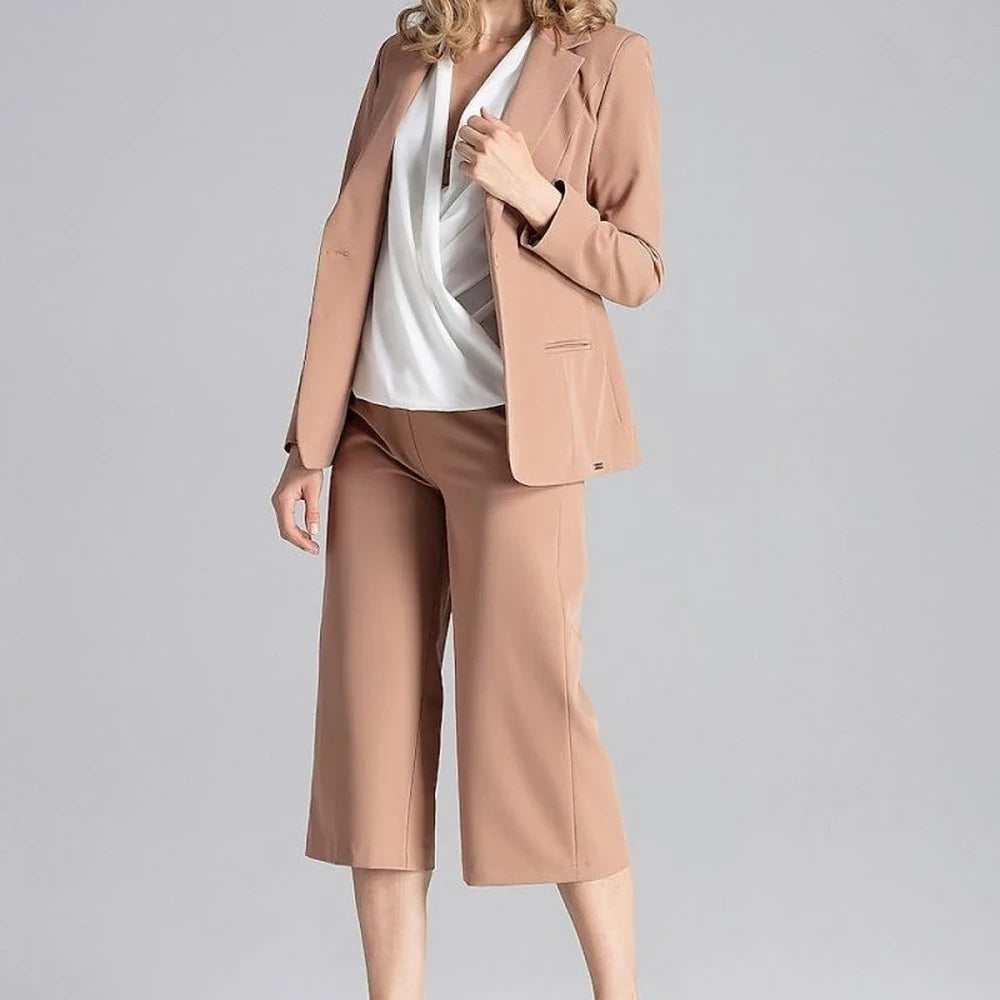 Classic One-Button Jacket with Colorful Lining