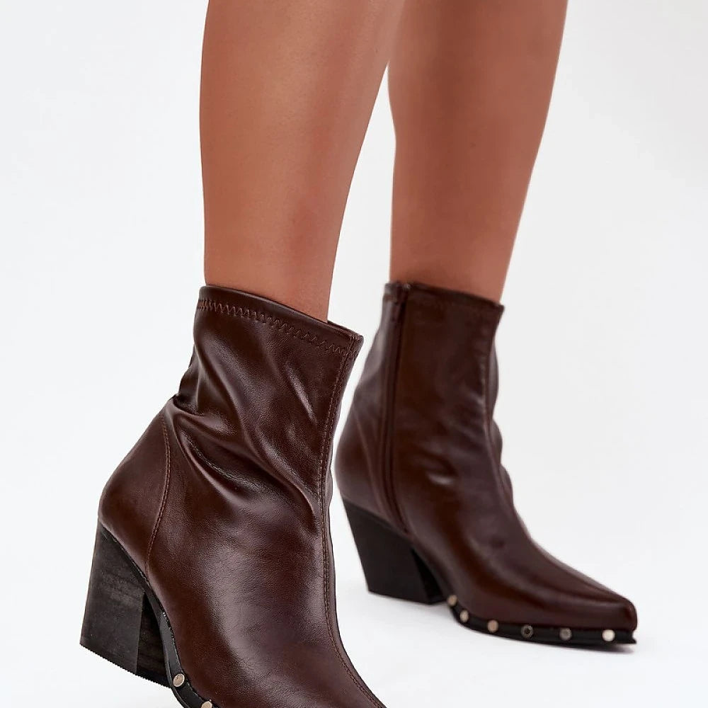 Heel boots Step in style