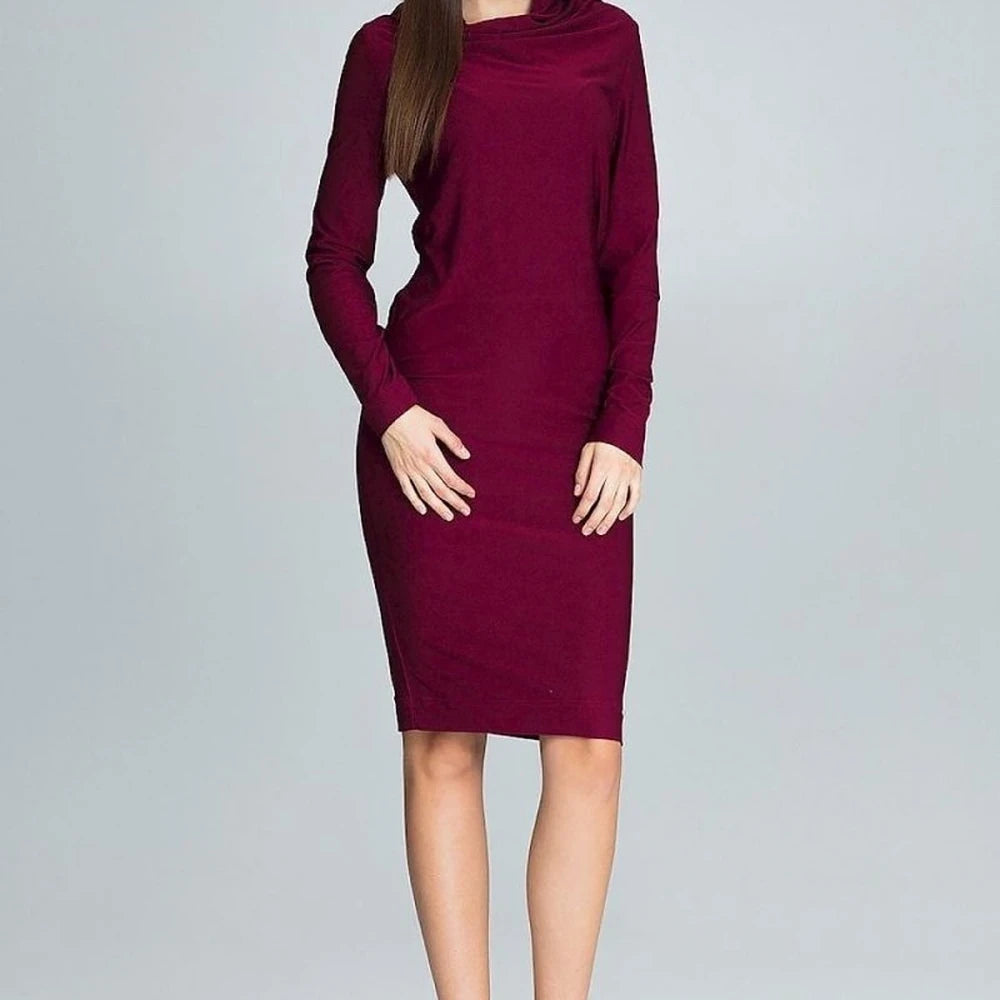 Fitted Lightweight Dress with Long Sleeves & Loose Neckline – Elegant for Every Occasion