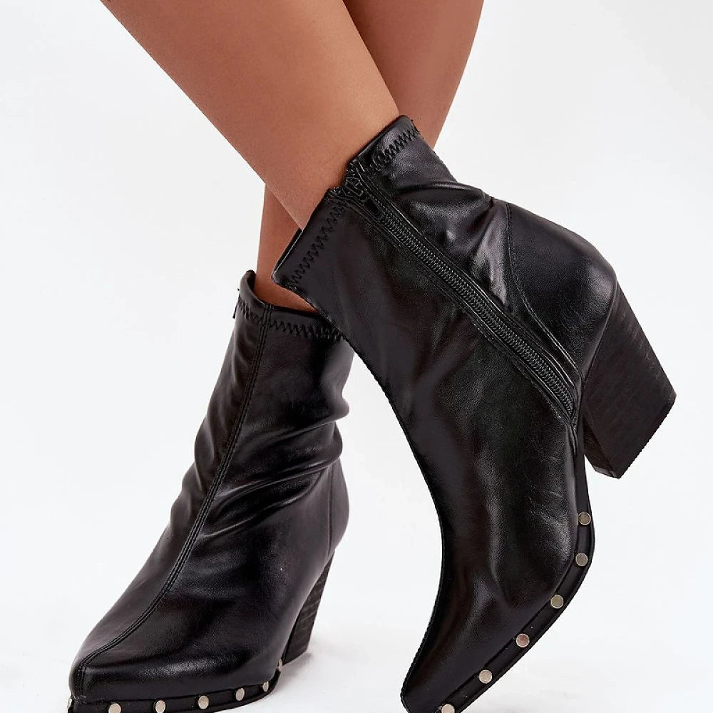 Heel boots Step in style