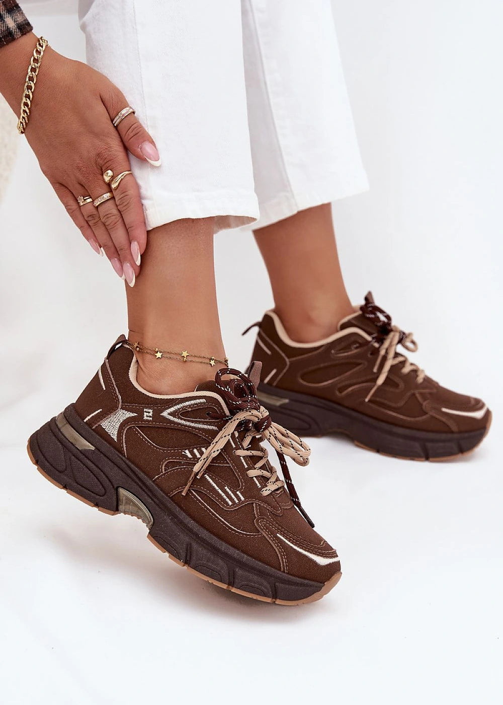 Sport shoes made with eco leather