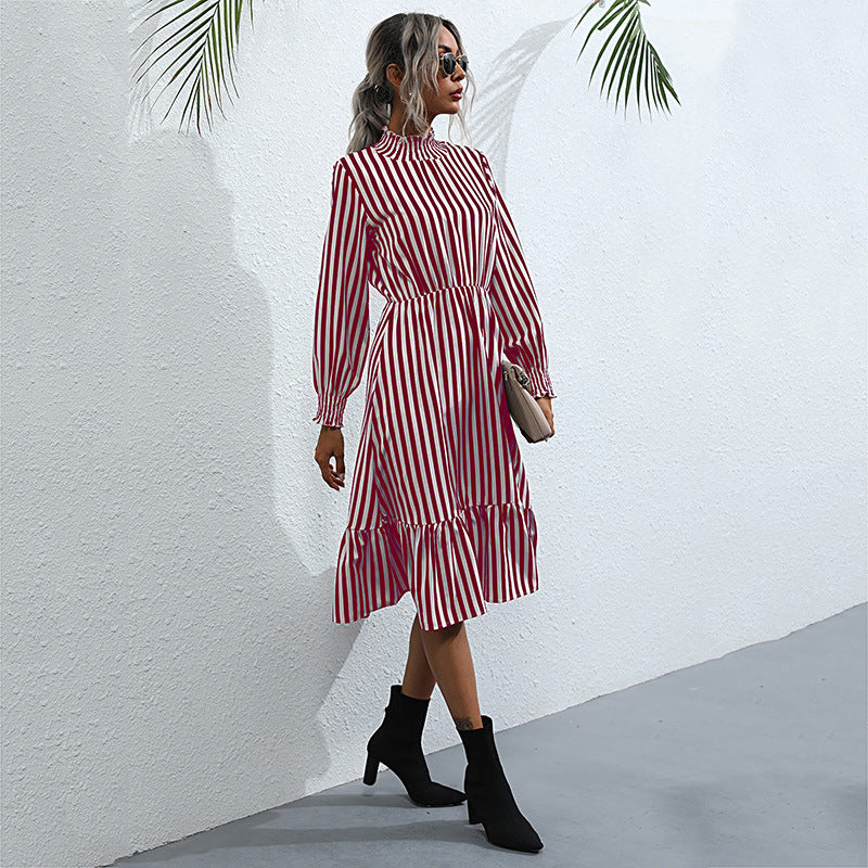 retro women's striped long -sleeved high -neck dress in the long style