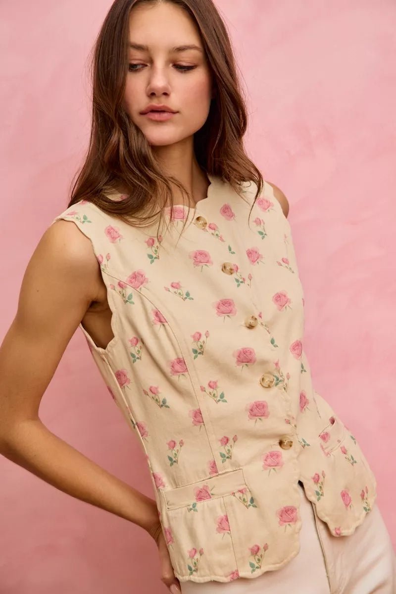 SO ME Floral Rose Cotton Twill Scallop Button Vest Top - 